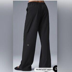 ALO Yoga pursuit high rise black trouser MED 30”